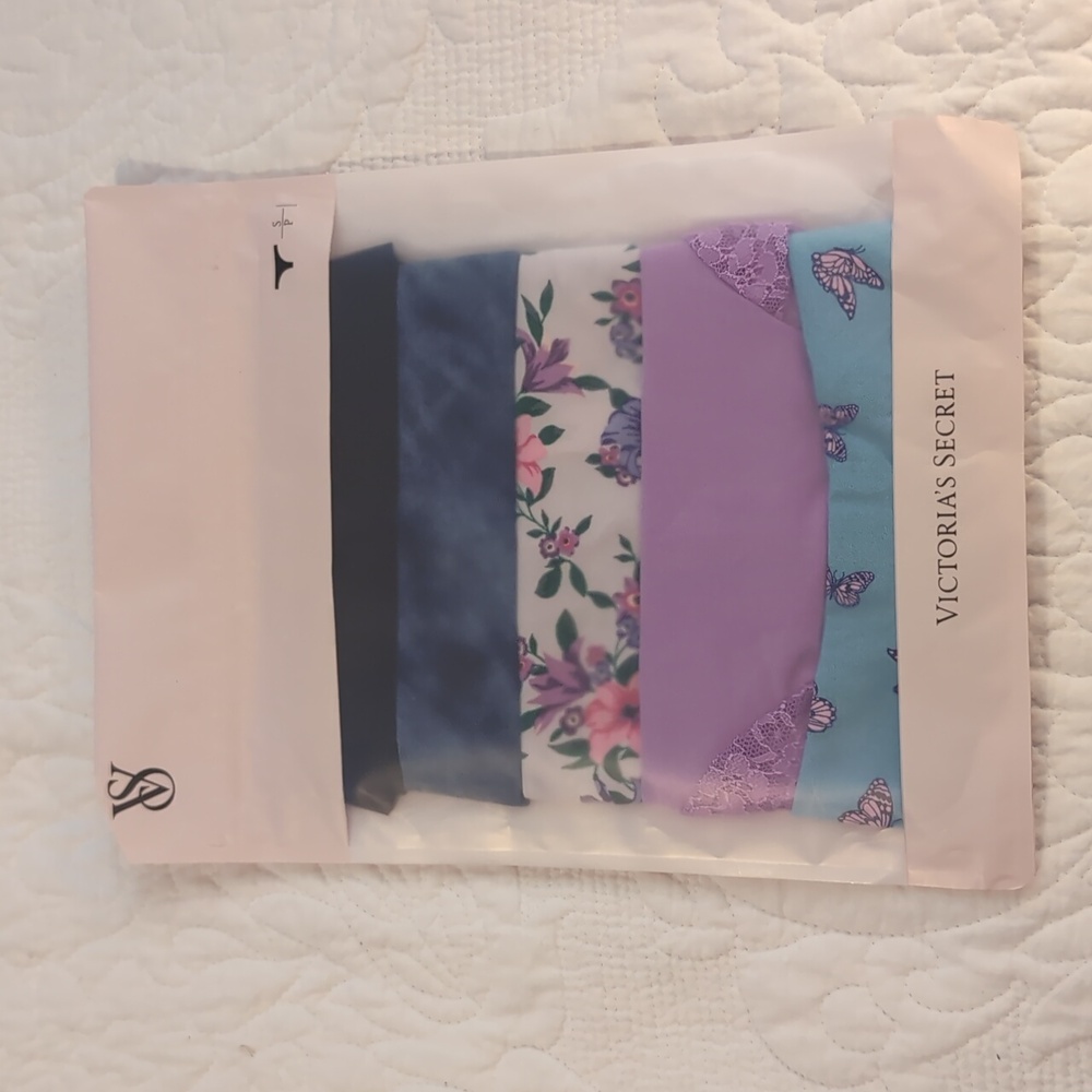 Victoria secrets thong pack of 5